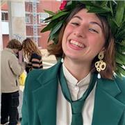 Studentessa universitaria con studi al Conservatorio offre lezioni private di violino